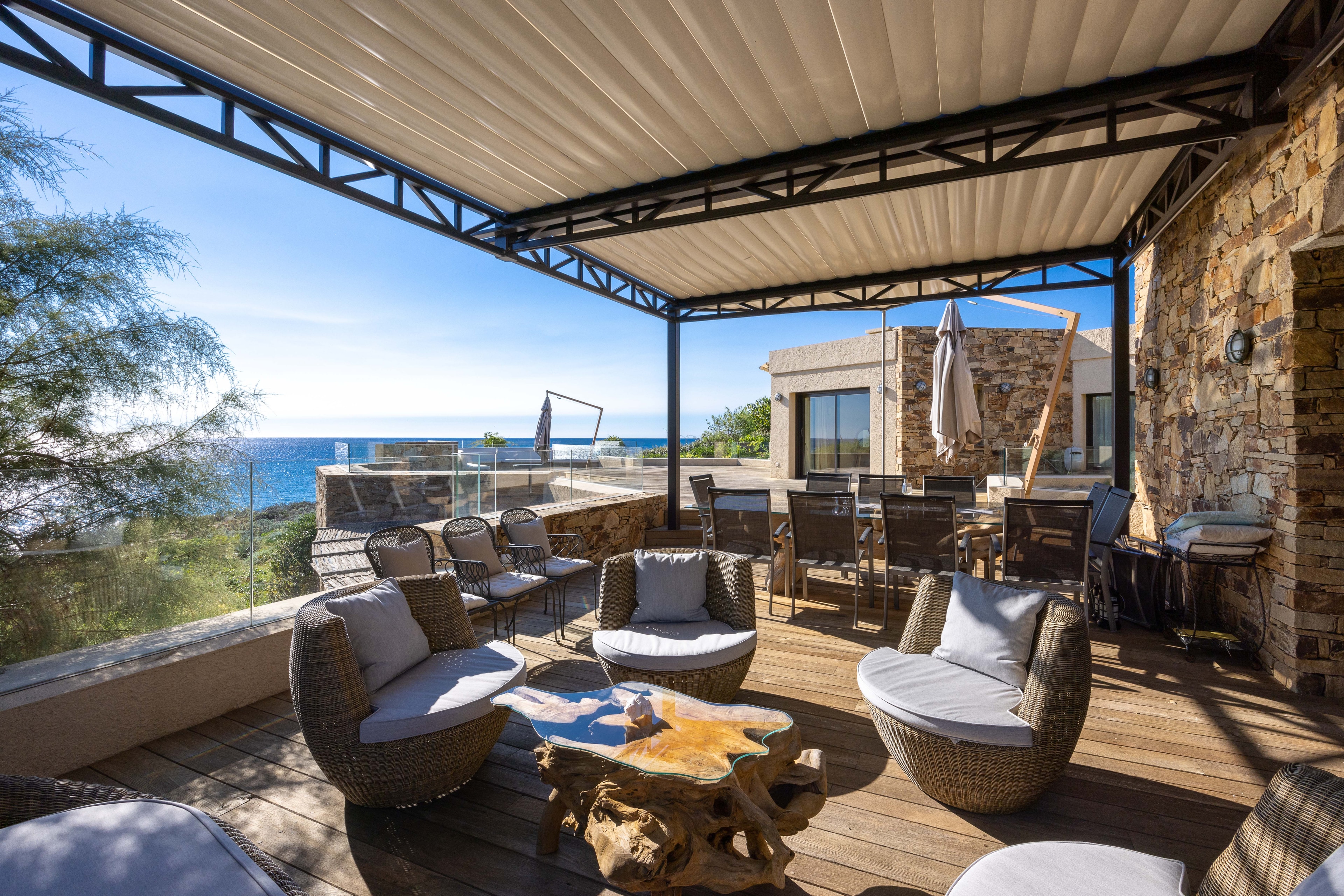 Terrasse vers la mer
