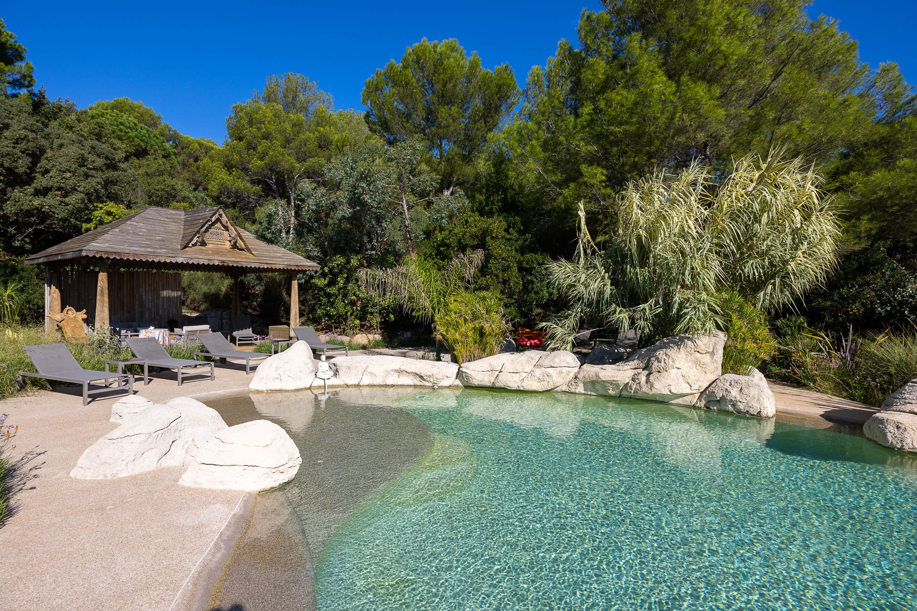 Piscine et pool house
