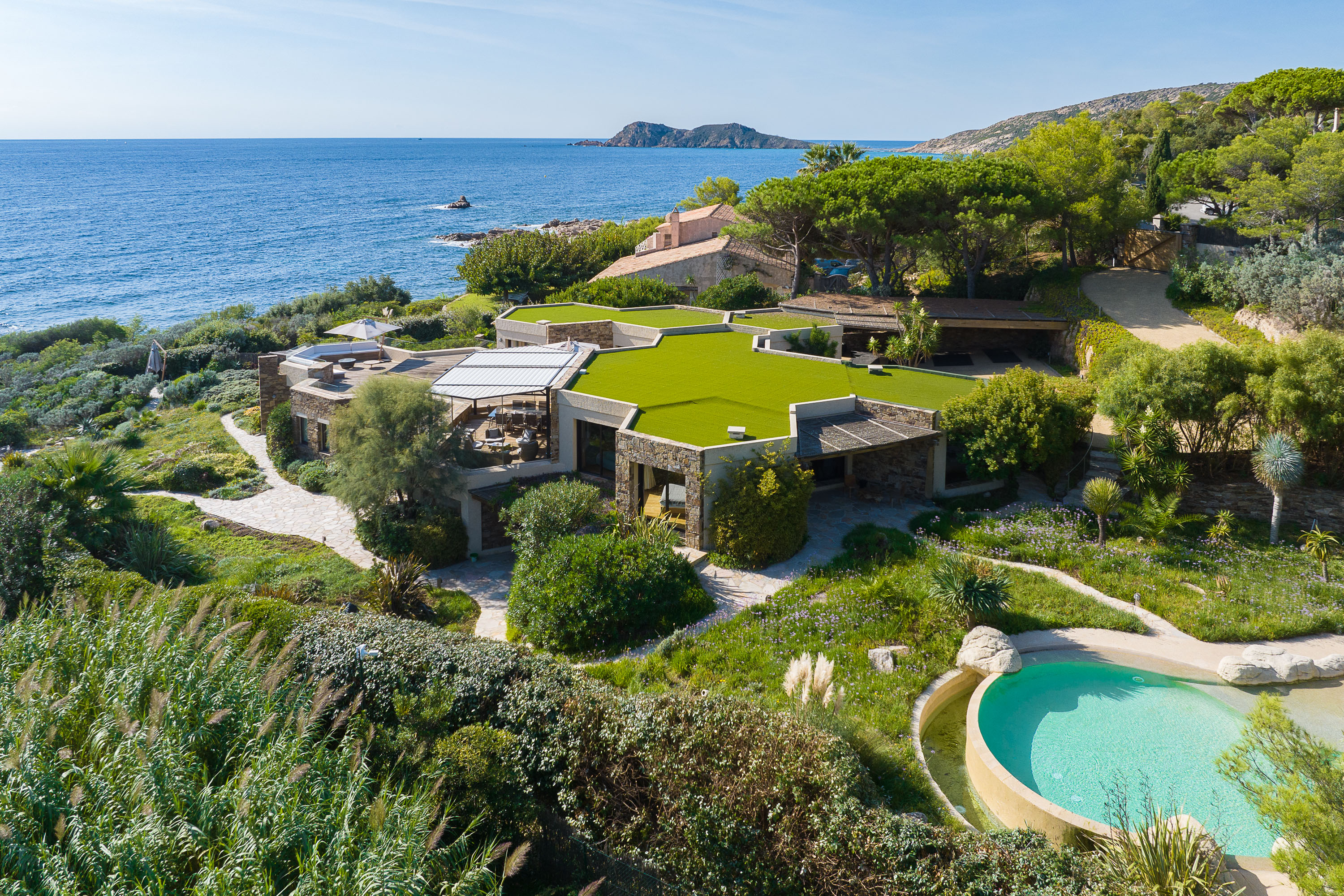 Une propriété de bioarchitecture contemporaine à Ramatuelle